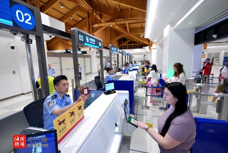 三亞鳳凰國(guó)際機(jī)場(chǎng)口岸上半年出入境人數(shù)突破47.3萬 口岸服務(wù)持續(xù)優(yōu)化保障客流暢通